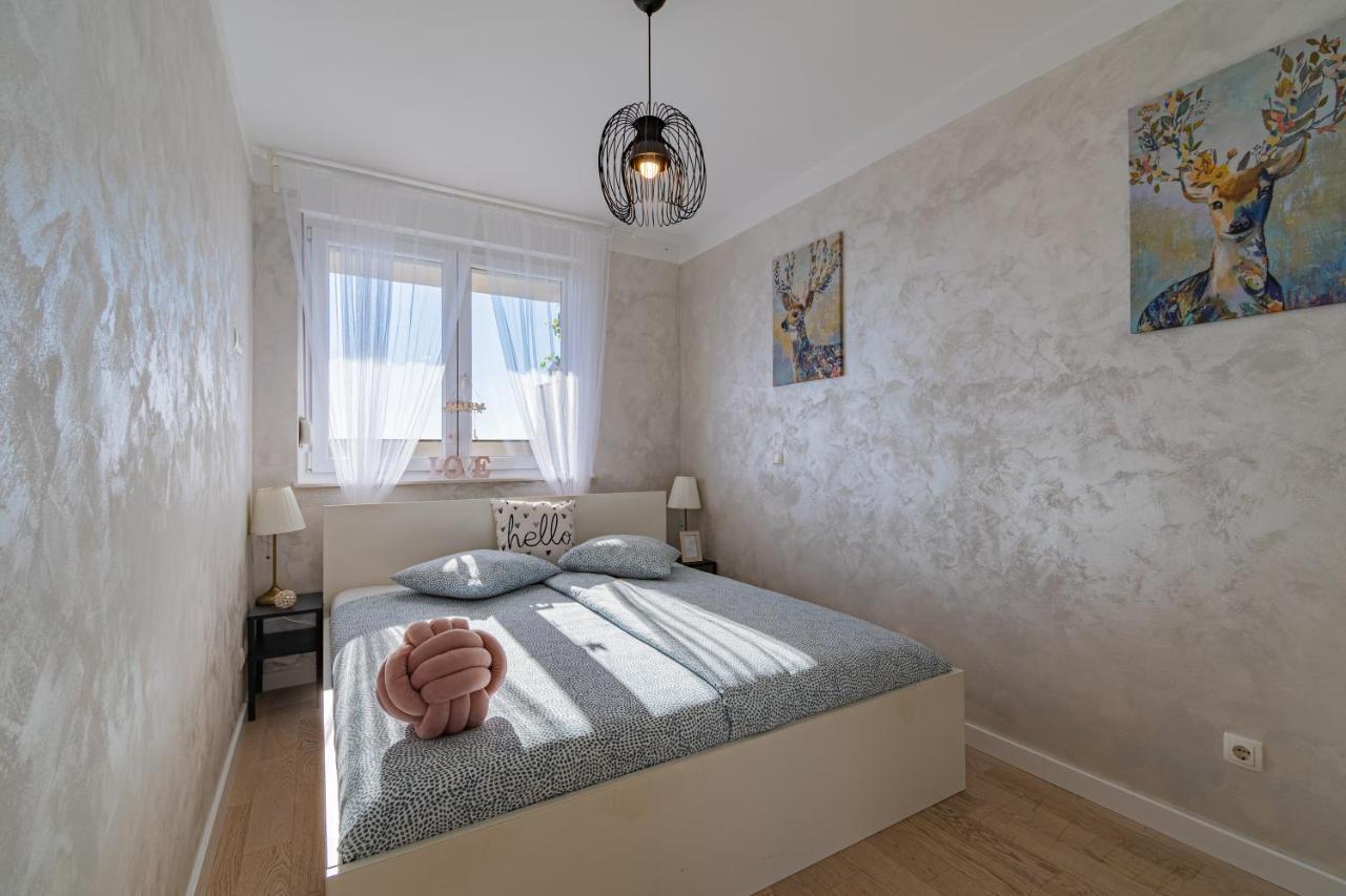 Flexible Selfcheckins 30 - - Garage - Electric Vehicle Ccharger - Big Loggia - New - Repinc 30 * Zagreb