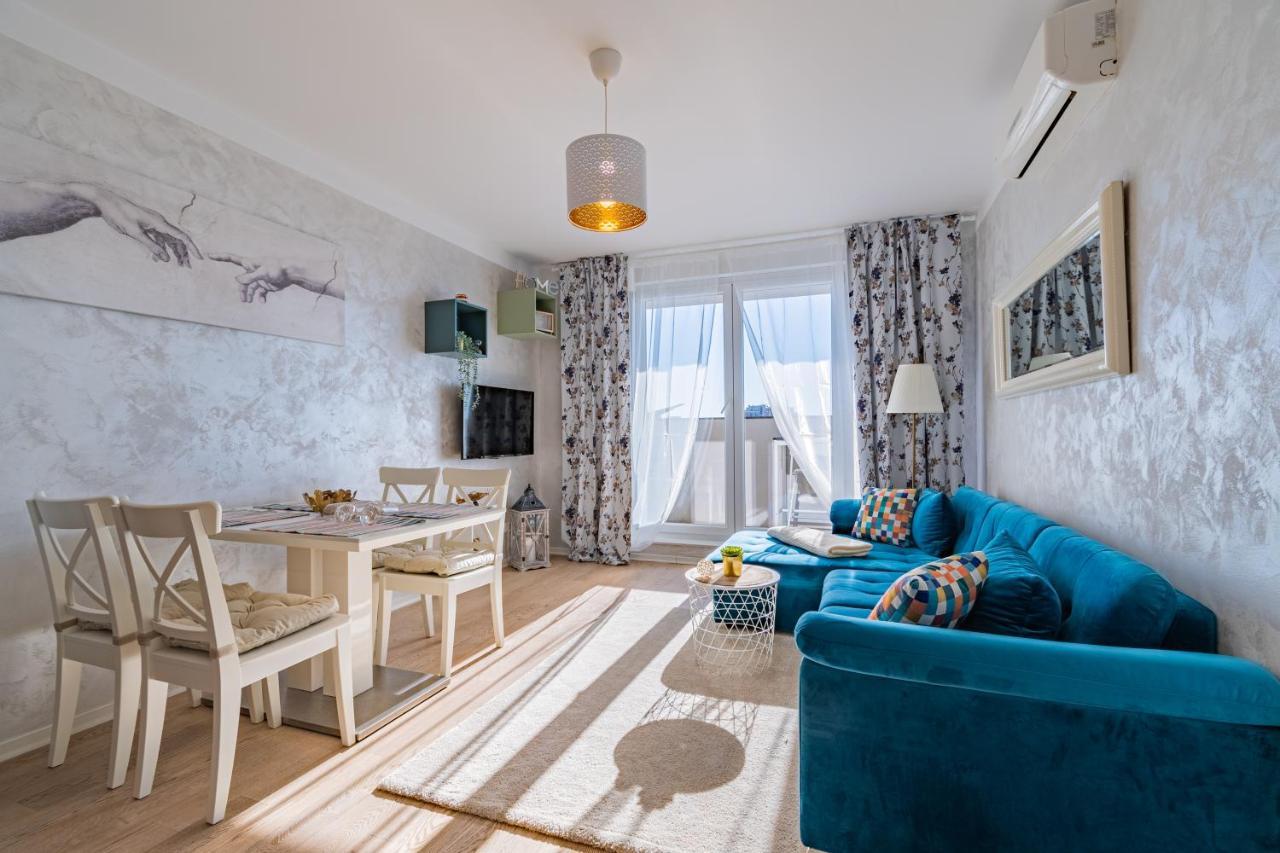 Flexible Selfcheckins 30 - - Garage - Electric Vehicle Ccharger - Big Loggia - New - Repinc 30 Zagreb
