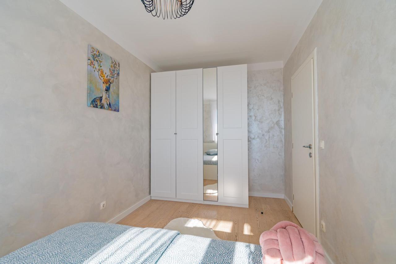 Apartament Flexible Selfcheckins 30 - - Garage - Electric Vehicle Ccharger - Big Loggia - New - Repinc 30 Zagreb